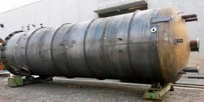 distillation-column-for-complete-industrial-plant-manufactured-in-bergamo