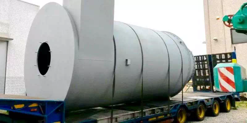 settling-tank-being-prepared-for-installation-in-chemical-plant