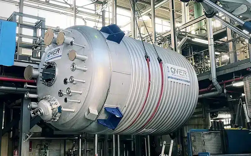 transport-of-chemical-reactor-manufactured-by-over-for-food-industry